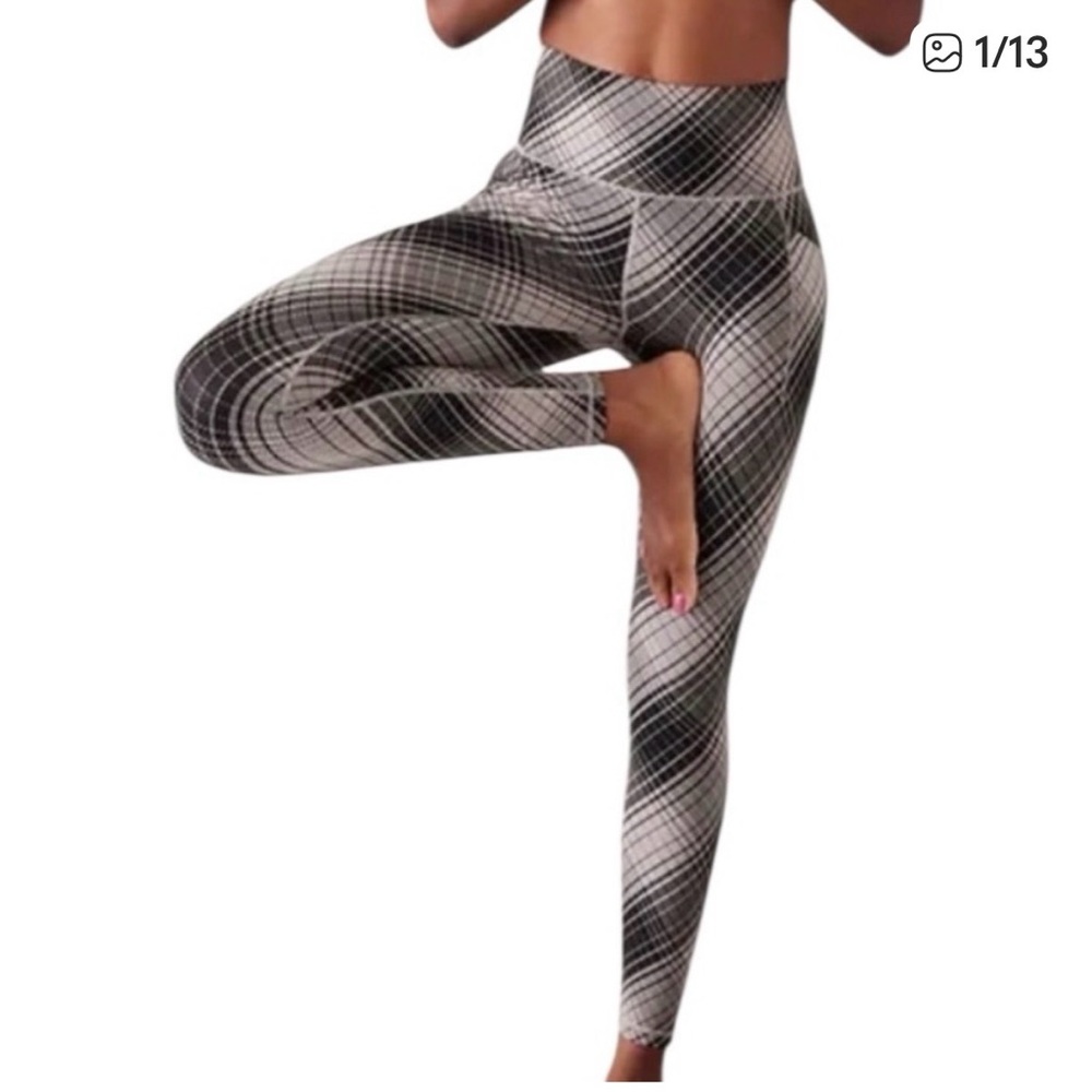 Athleta Salutation Stash Tights Black and White Plaid Loggings NWOT